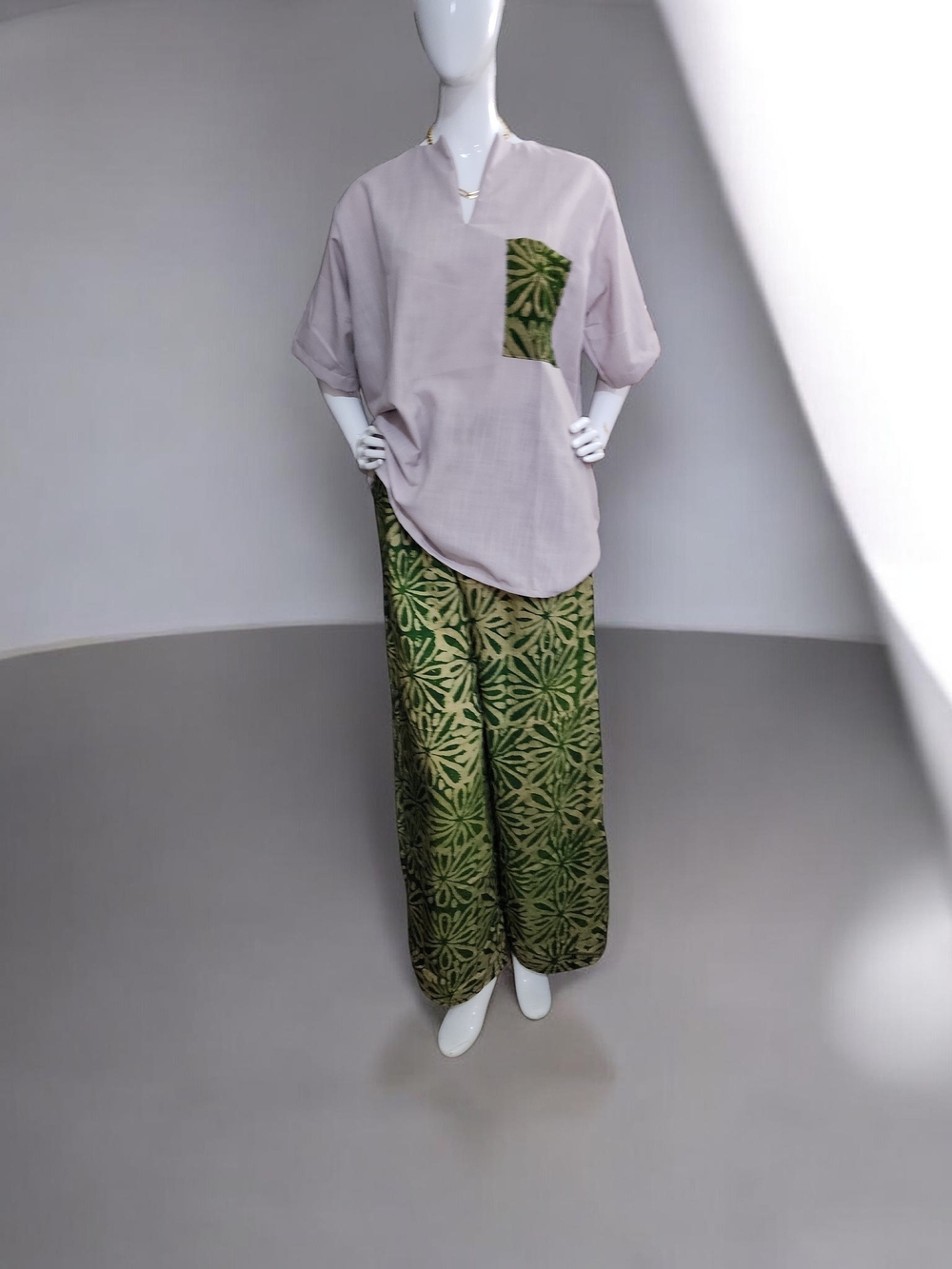 Women’s Two-Piece Relaxed Top & Wide-Leg Pants Set in Light Lavender and Olive